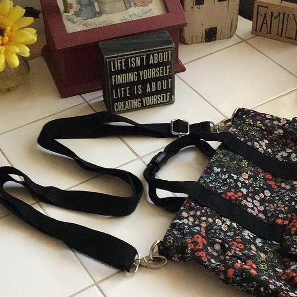 ‘Wild Fable’ Backpack/Shoulder/Hand Tote - Picture 7 of 8